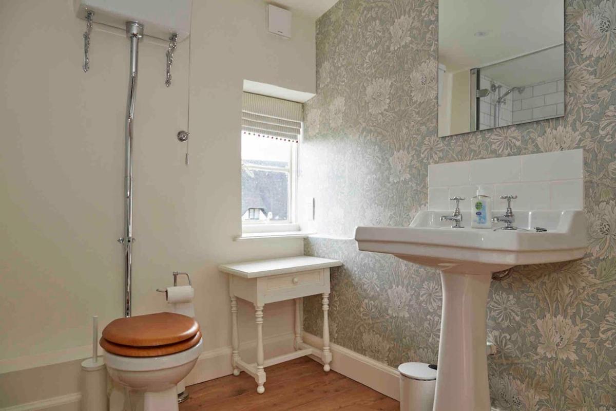 Beautiful Cotswold Farmhouse With Hot Tub Манчестер Екстер'єр фото
