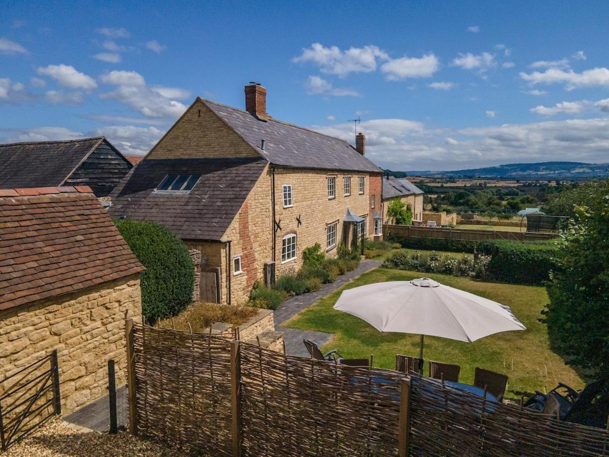Beautiful Cotswold Farmhouse With Hot Tub Манчестер Екстер'єр фото
